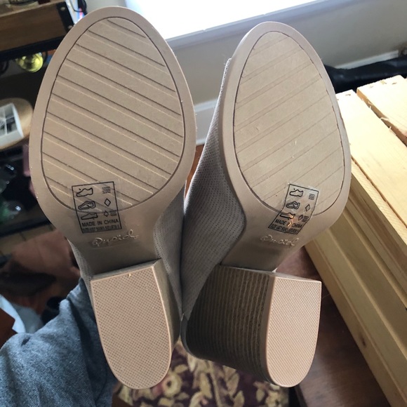 NEW UNWORN - Taupe Heeled Sandals - Size 7.5 - Picture 3 of 3